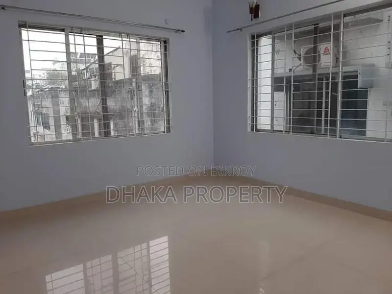 গুলশানে ২৪৫০ বর্গফুটের আন-ফার্নিশড অ্যাপার্টমেন্ট ভাড়া