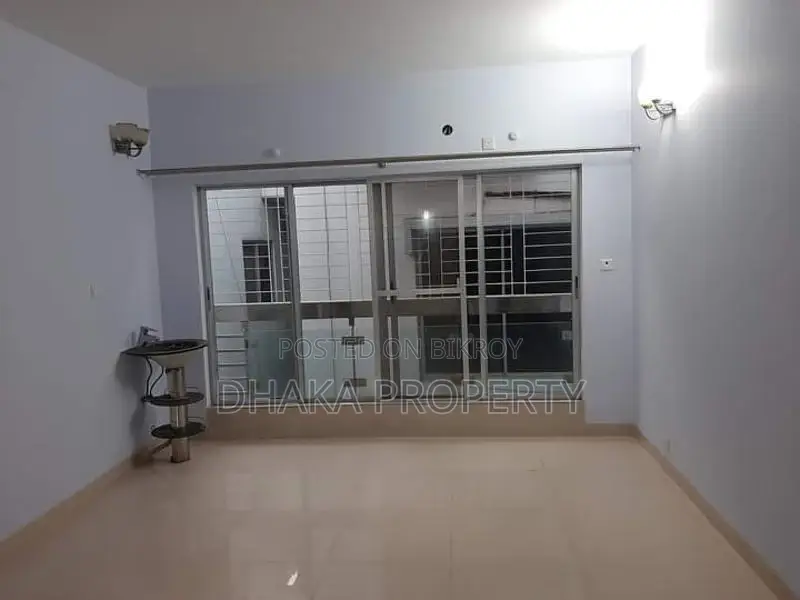 গুলশানে ২৪৫০ বর্গফুটের আন-ফার্নিশড অ্যাপার্টমেন্ট ভাড়া