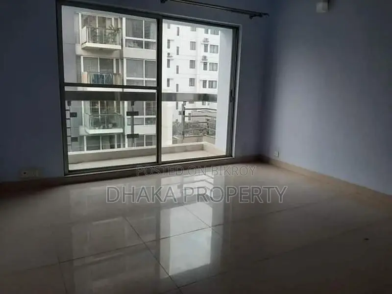 গুলশানে ২৪৫০ বর্গফুটের আন-ফার্নিশড অ্যাপার্টমেন্ট ভাড়া