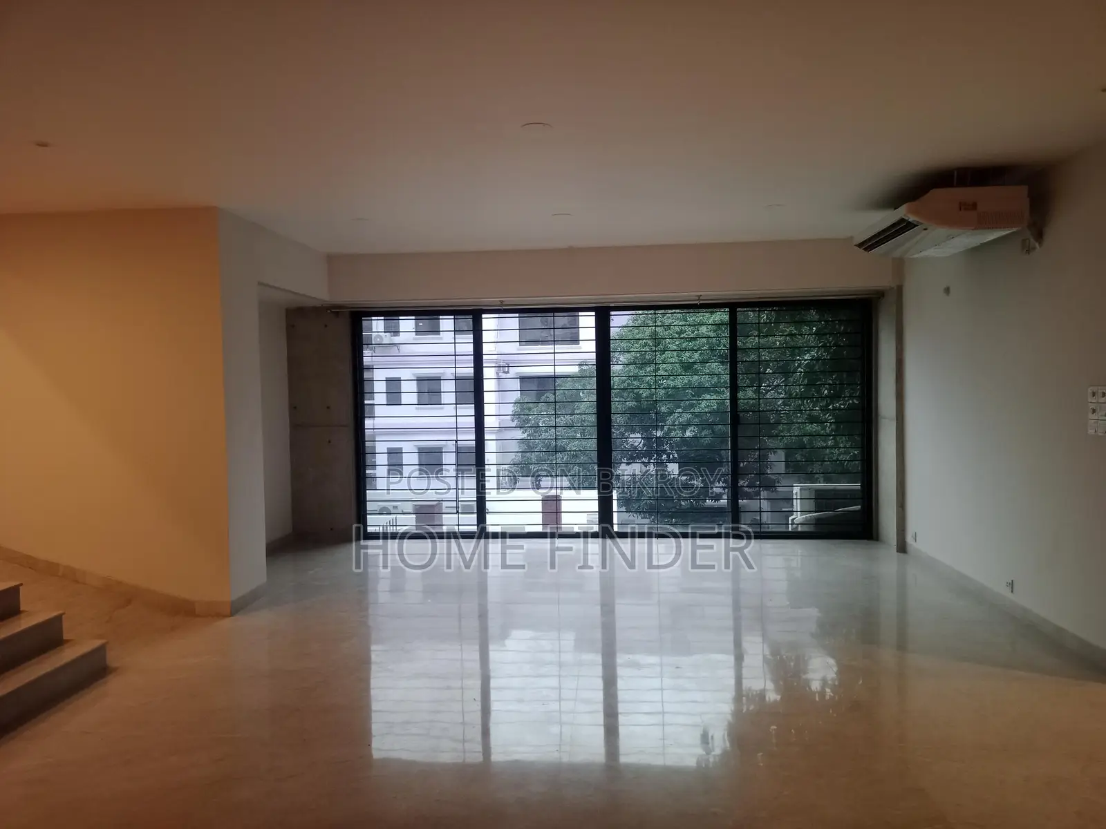 Luxurious Brand New (GYM-POOL)Semi Furnished Flat For Rent In GULSHAN