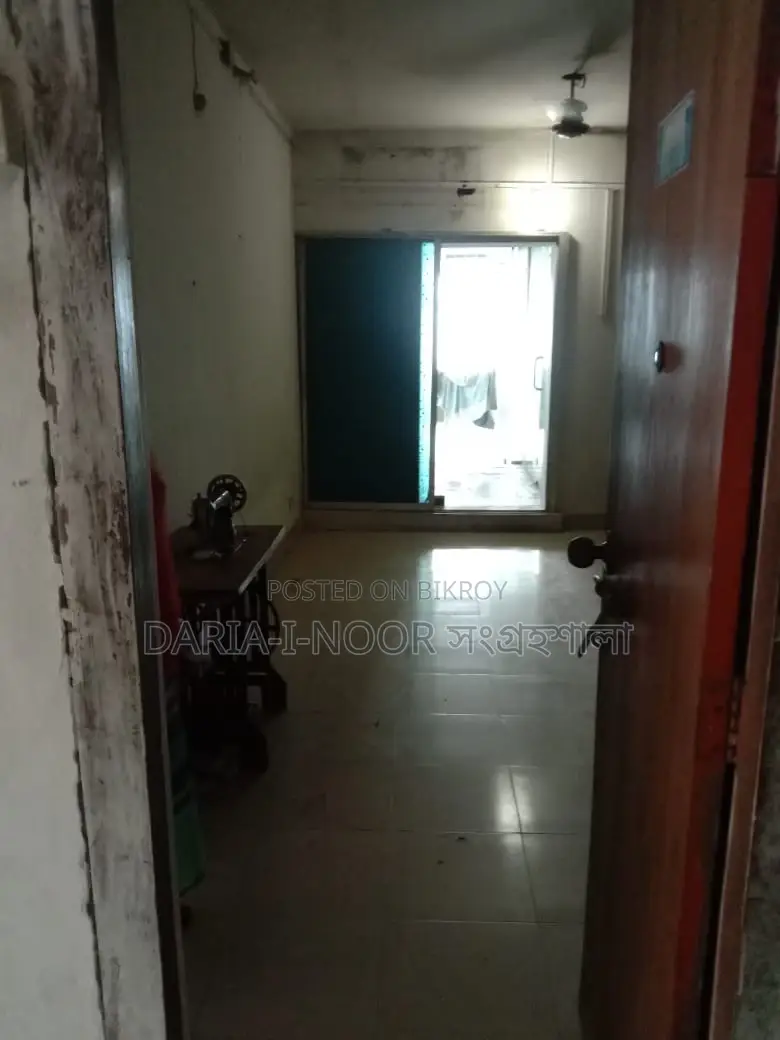 বনানীতে ৭০০ বর্গফুটের ৪র্থ তলার অফিস ভাড়া