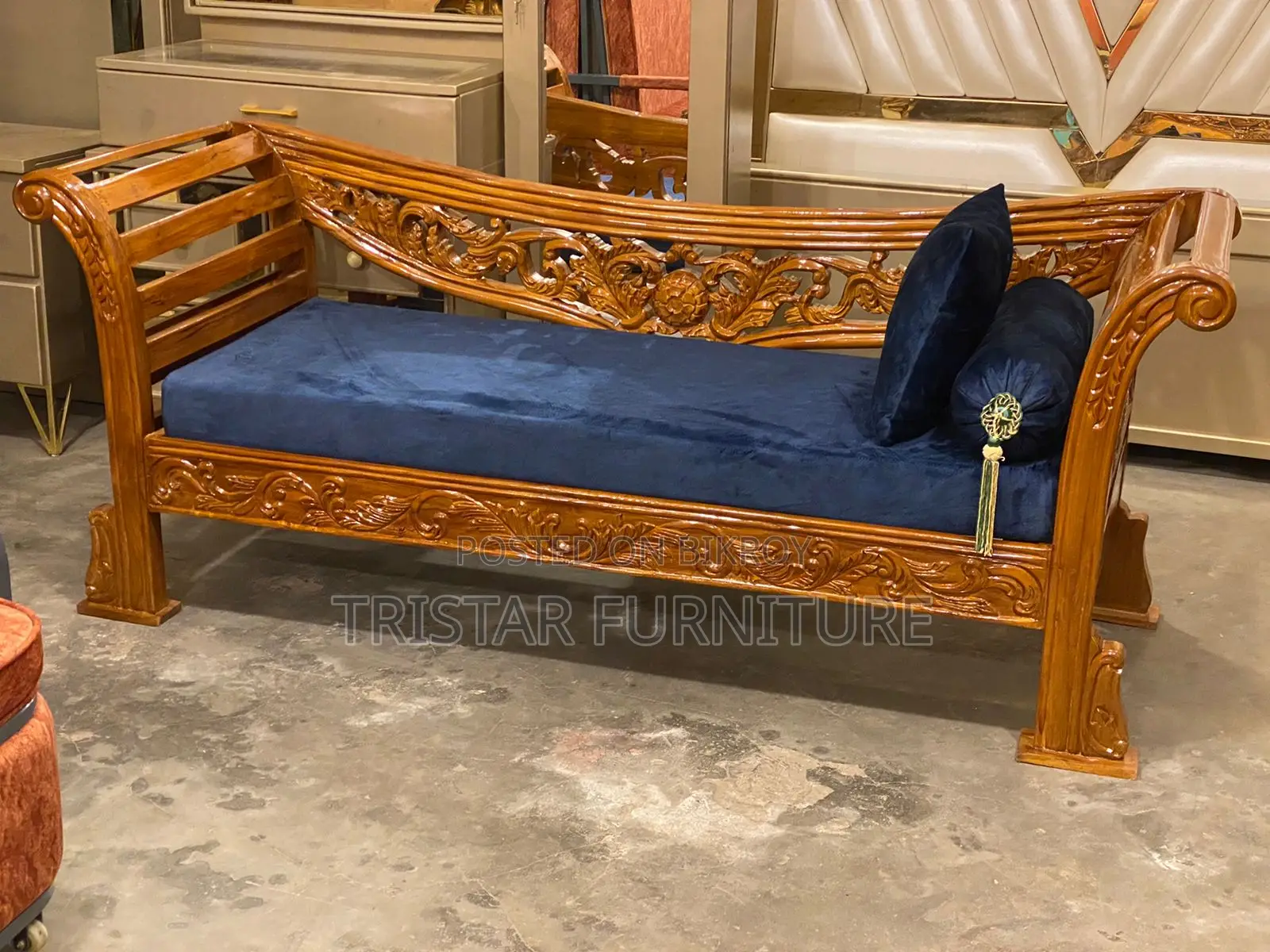 Teak wood Divan
