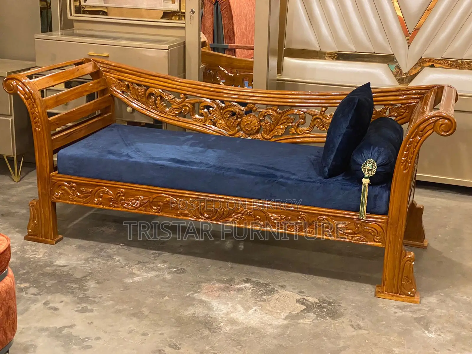 Teak wood Divan