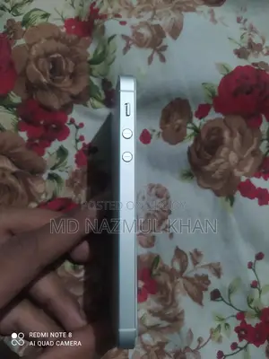 Apple iPhone 5S . (Used)