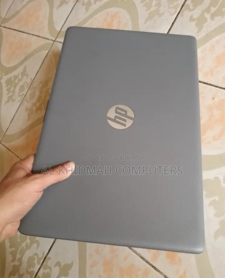 HP Core i3 7th Gen Laptop, 8GB RAM, 128GB SSD, কুরিয়ারেও দেয়া হয়।