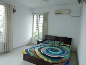 এক্সক্লুসিভ ২৫০০ বর্গফুট-৩ বেড সম্পূর্ণ ফার্নিশড অ্যাপার্টমেন্ট: গুলশান ২-এ ভাড়া