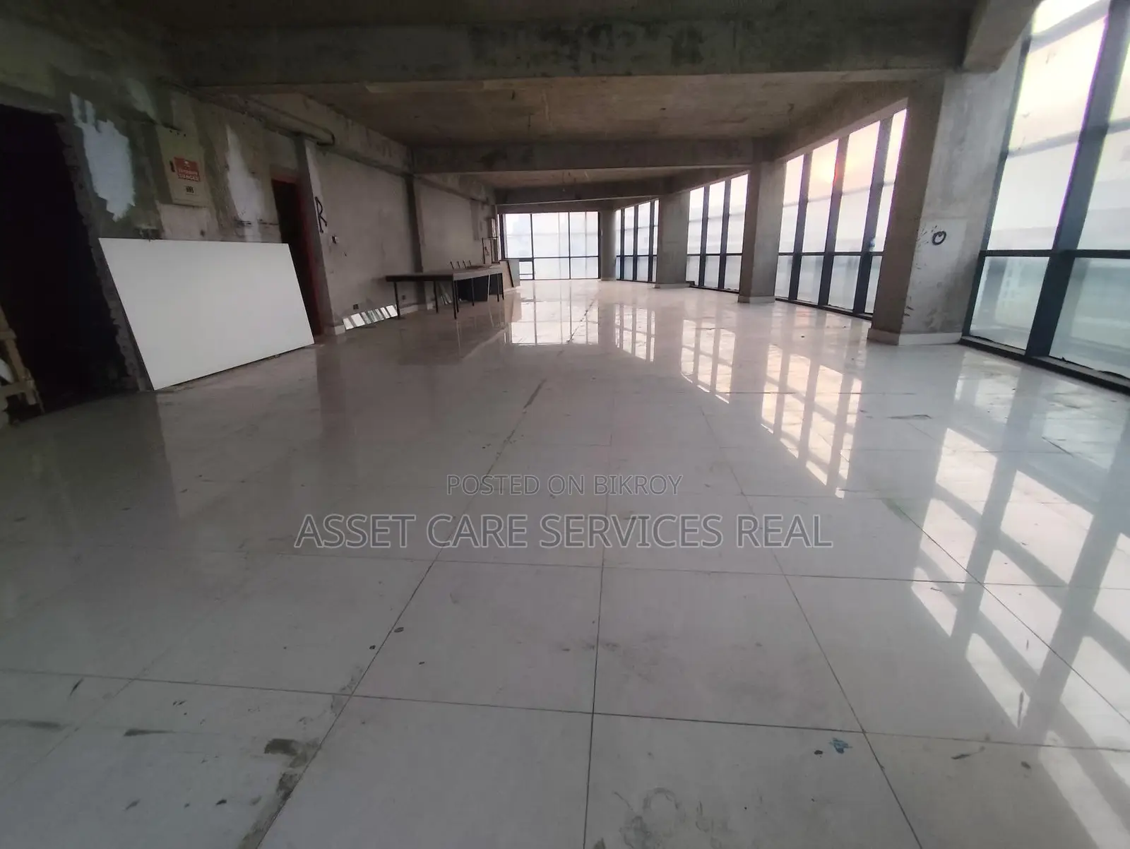 Gulshan-2 Circle 3700-Sqft 100% Commercial Open Space for Rent