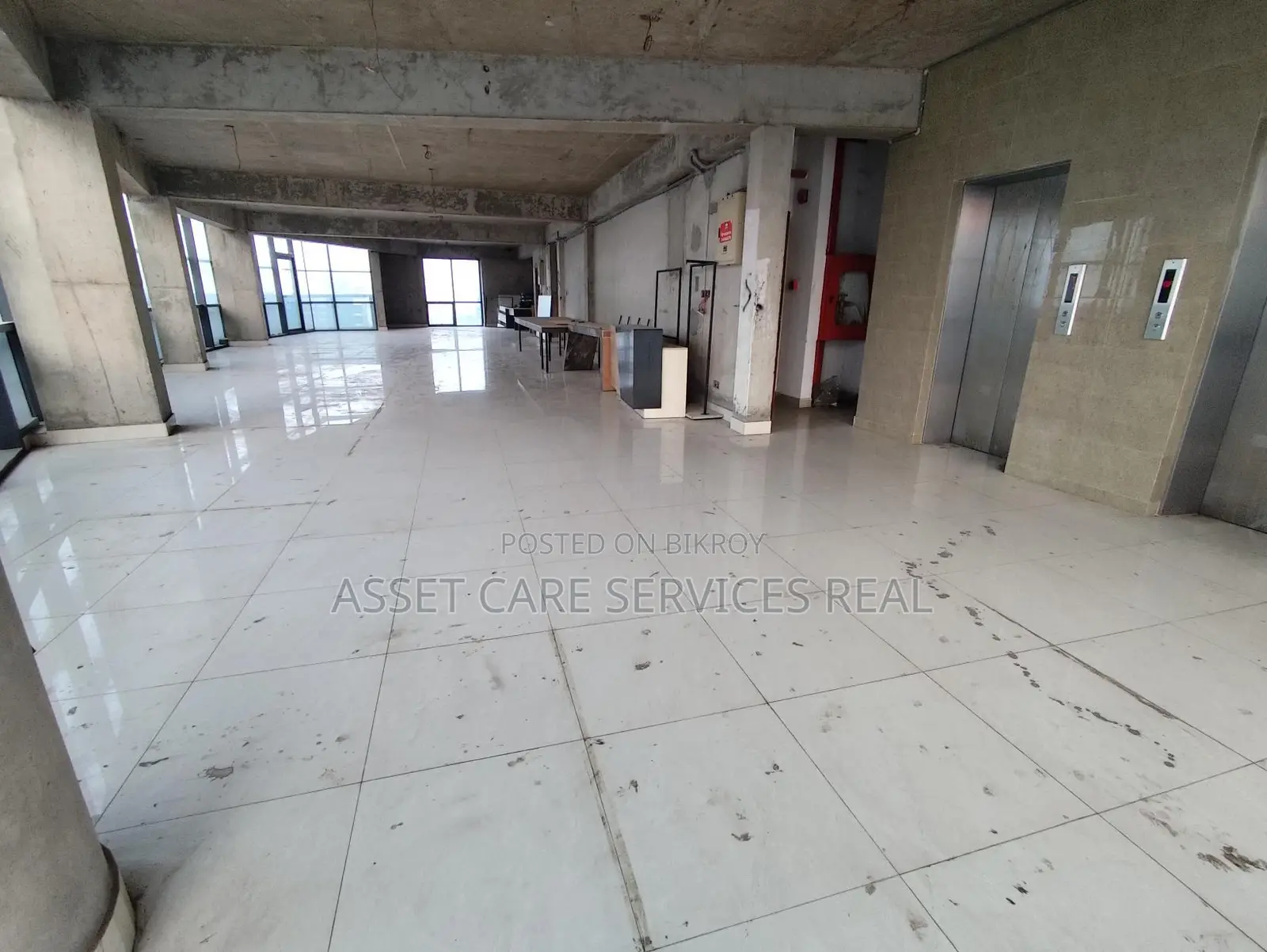 Gulshan-2 Circle 3700-Sqft 100% Commercial Open Space for Rent