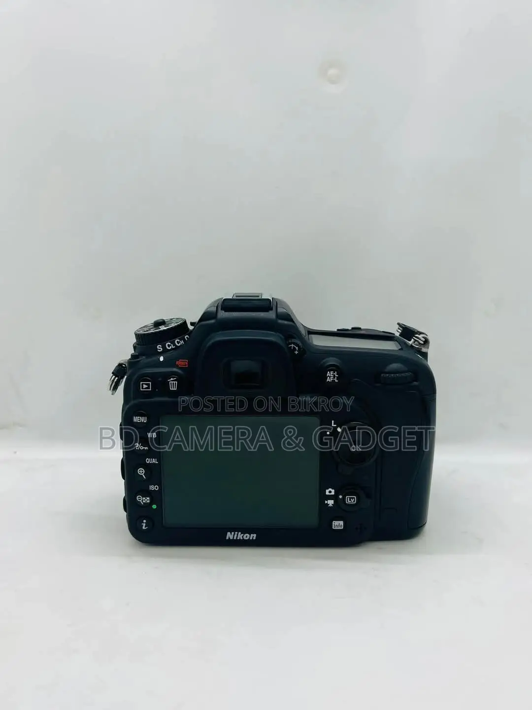 Nikon D7100 body.
