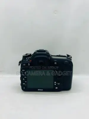 Nikon D7100 body.