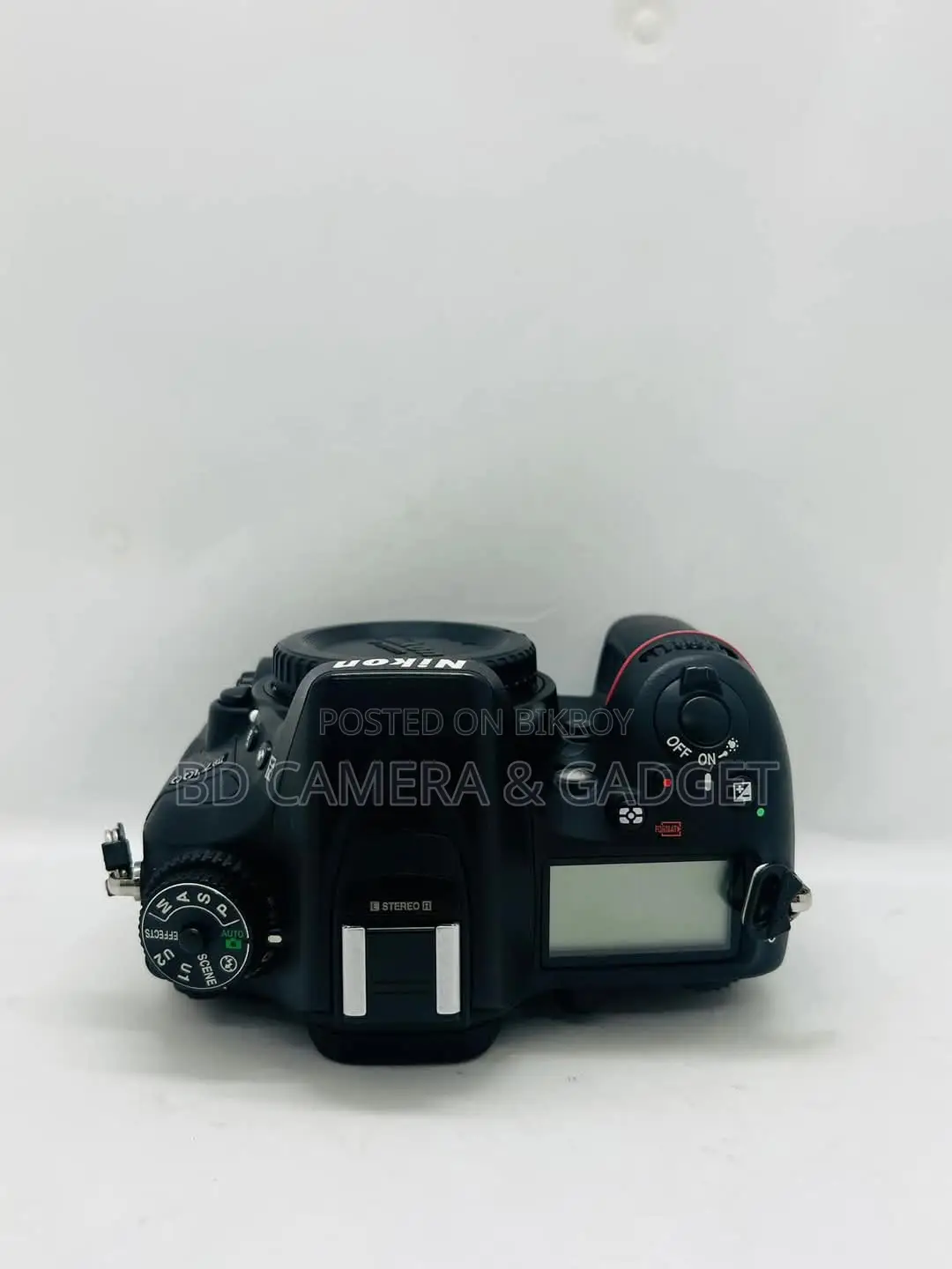Nikon D7100 body.