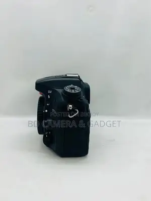 Nikon D7100 body.