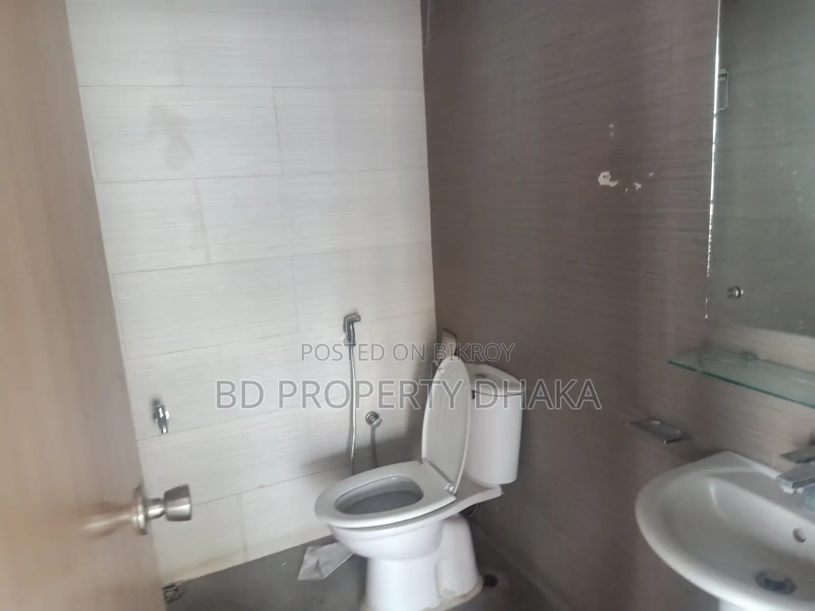 1500sft commercial space for rent