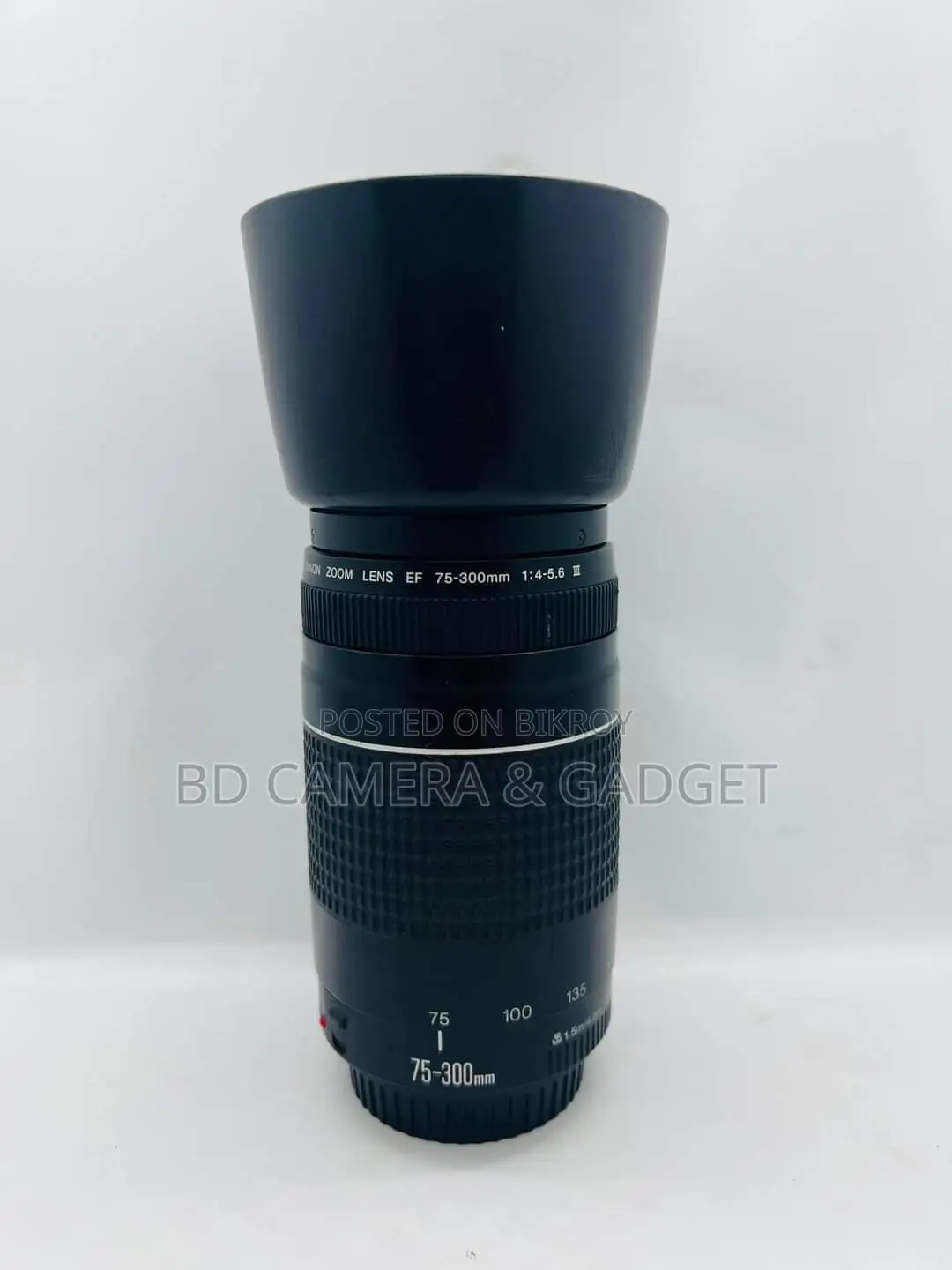 Canon 75-300 zoom lens with hood free
