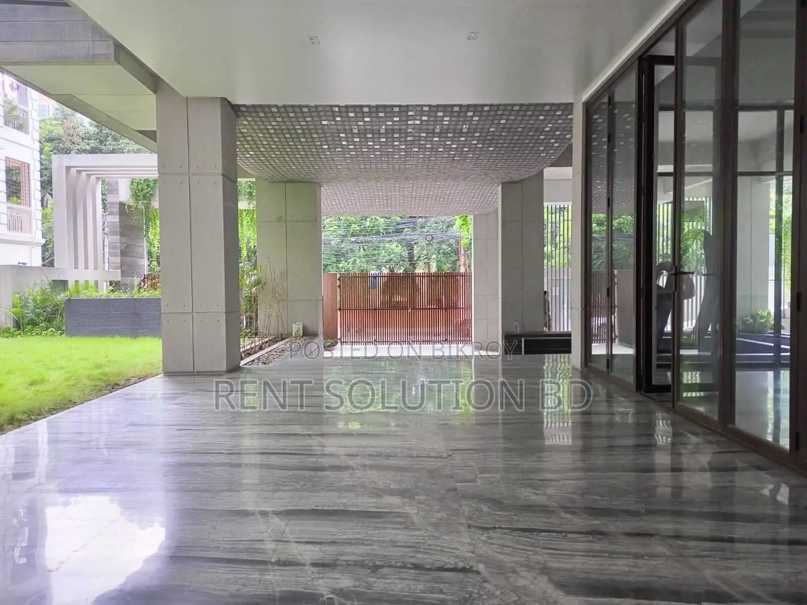 গুলশানে ইয়ুথ ক্লাব পার্কের কাছে ৪০০০ বর্গফুটের এই বিশাল ফ্ল্যাটটির মালিক হোন