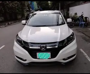 Honda Vezel For Rent