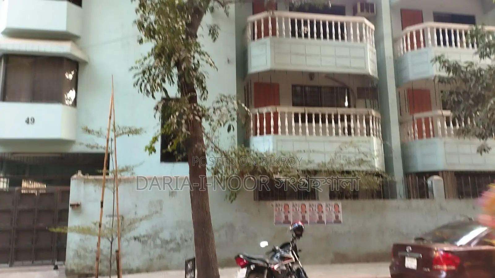3-story old house with 10 katha land for sale in Dhanmondi
