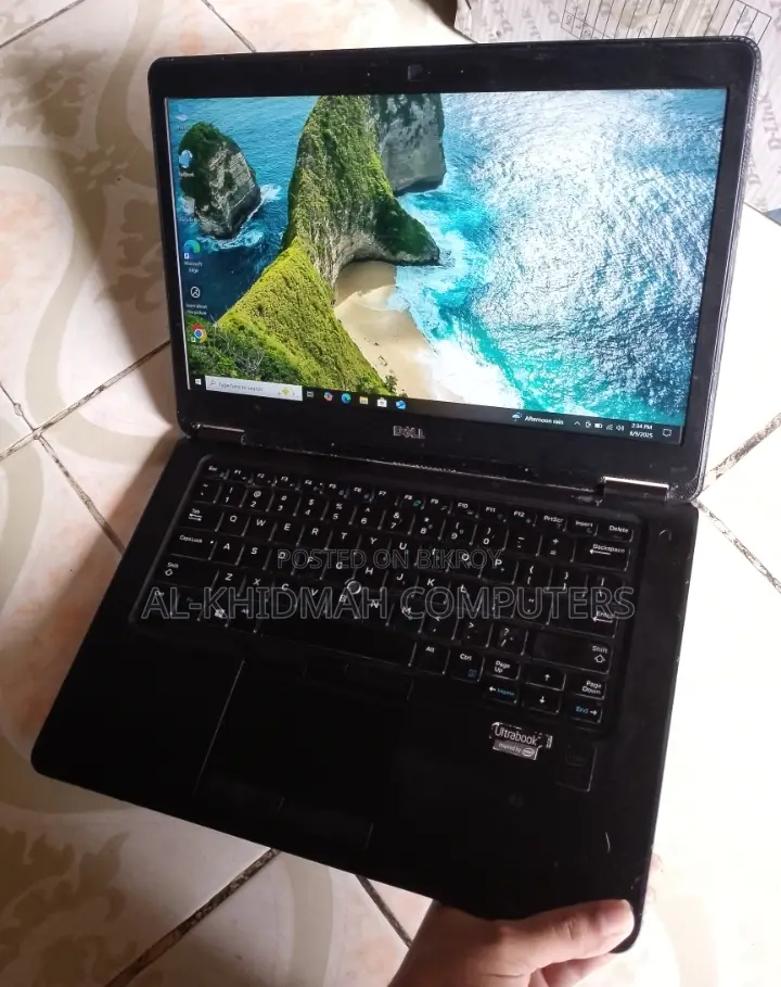DELL Core i5 6th Gen Laptop, 4GB RAM, 128GB SSD, 14" Display.