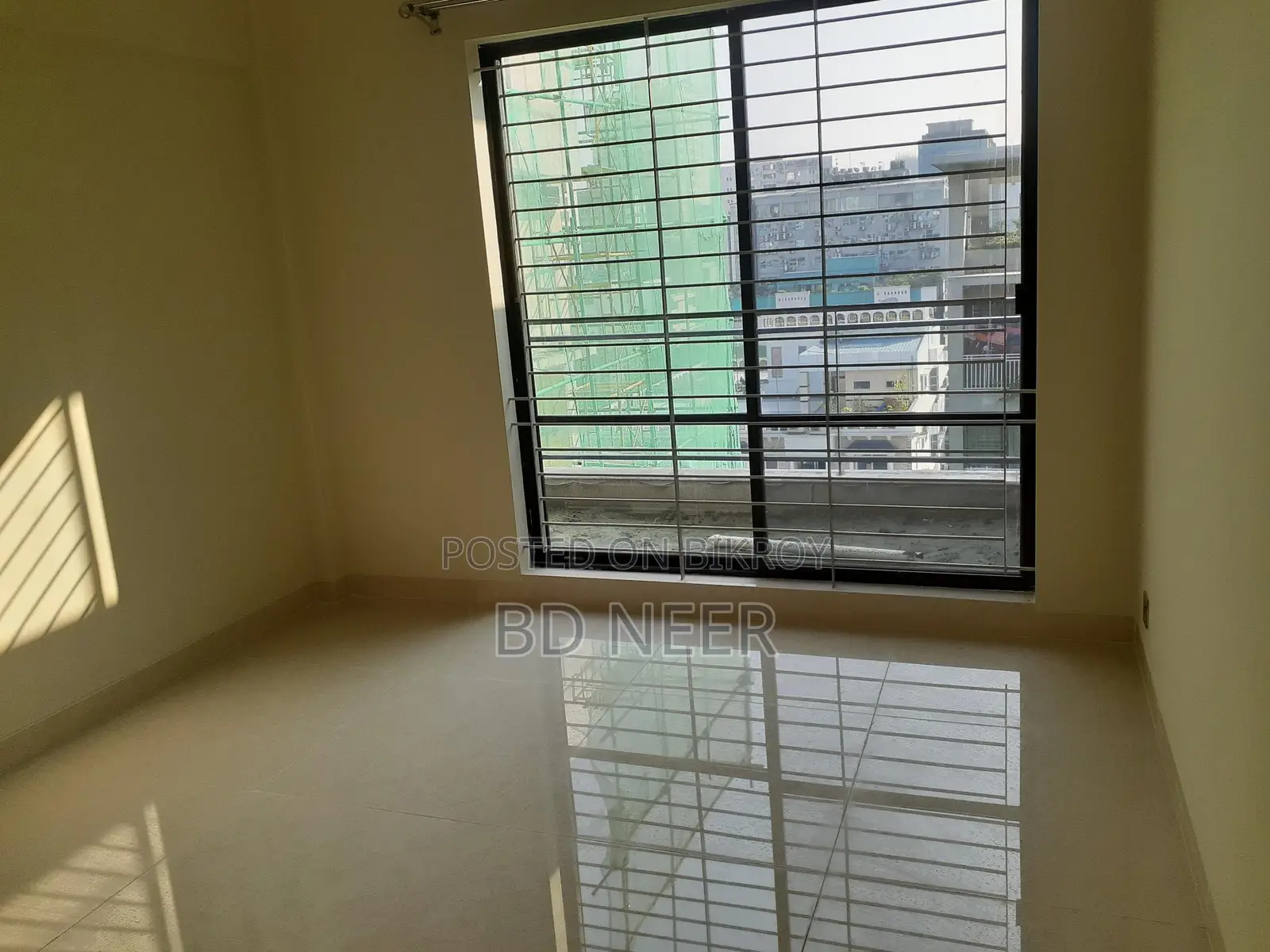 Unfurnished 3 Bed room Flat Rent in Gulshan
