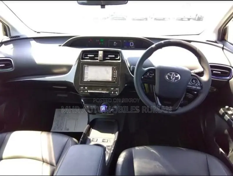 Toyota Prius S TOURING PACKAGE 2019
