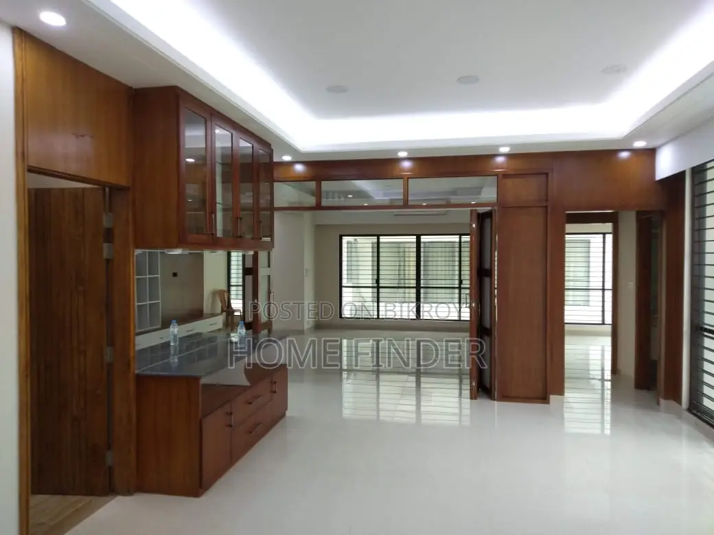 Semi Furnished 3300 Sqft Exclusive Apt: For Rent @ Gulshan