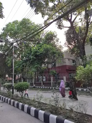 BARIDHARA DIPLOMATIC ZONE 8.25 KATHA LAND SALE