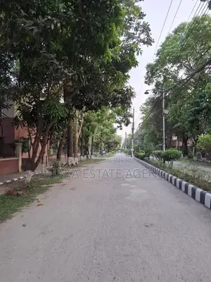 BARIDHARA DIPLOMATIC ZONE 8.25 KATHA LAND SALE