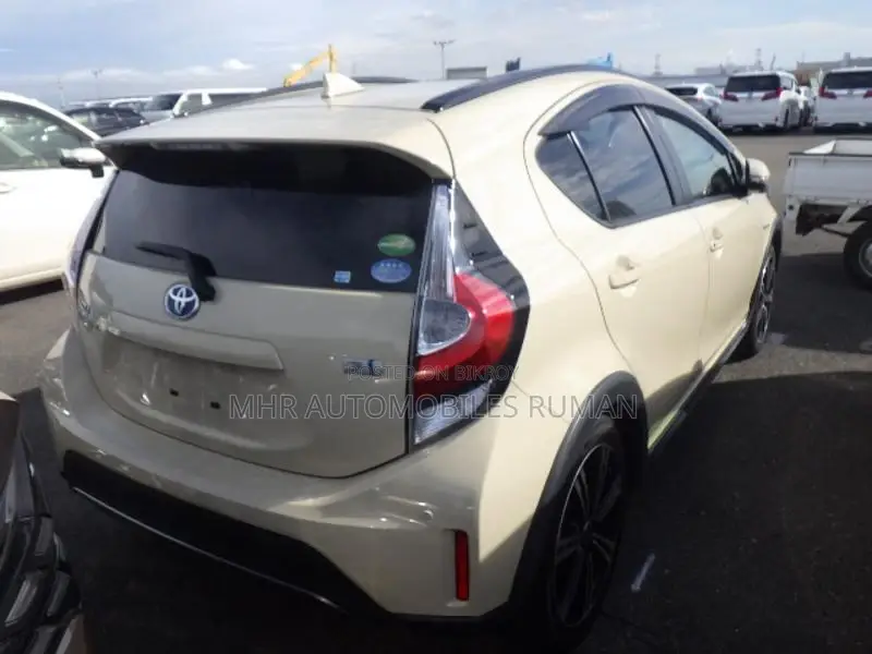 Toyota Aqua CROSSOVER LED Stylis 2019