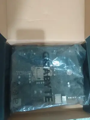 Gigabyte H410m + i3 10th Gen Processor