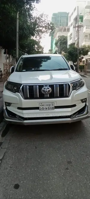 Land Cruiser Prado For Rent