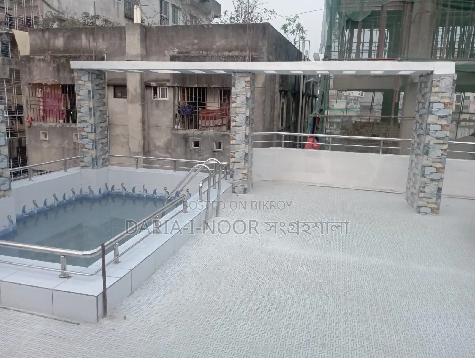 পশ্চিম ধানমন্ডিতে চার কাঠা জমিতে সুইমিং পুল Duplex সহ বাড়ি বিক্রি