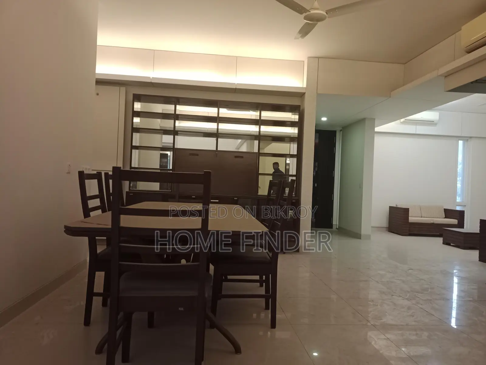 গুলশানে ভাড়ার জন্য বিলাসবহুল জিম-পুল সহ ২৪০০ বর্গফুটের অ্যাপার্টমেন্ট