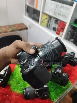 nikon d3200 with 18 55mm lens