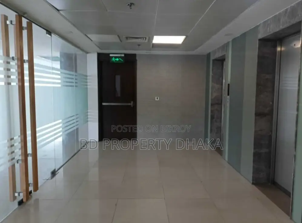 3300 Sqft Open Commercial Semi Furnished Space Rent in Banani