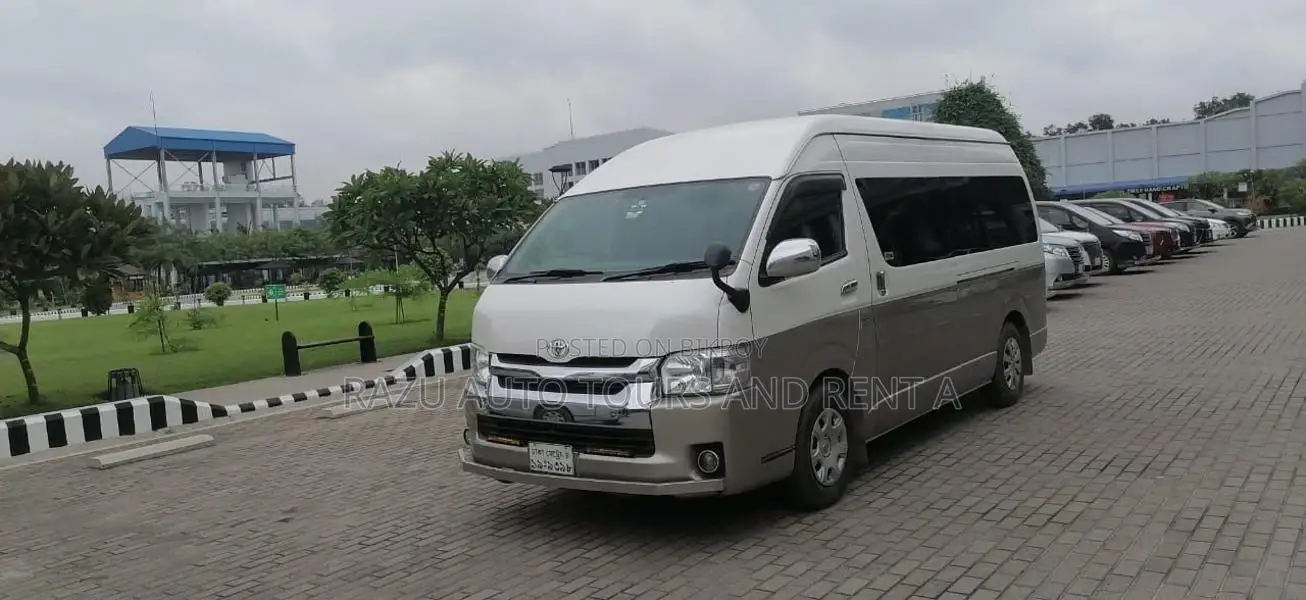 Grand Cabin Hiace For Rent