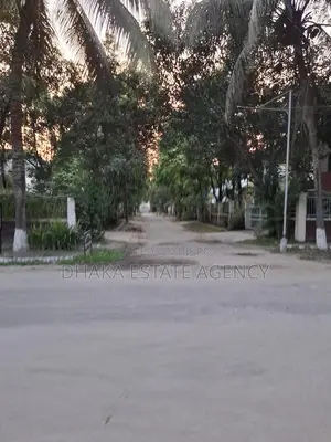 BARIDHARA SOUTH FACING 8.25 KATHA LAND SALE