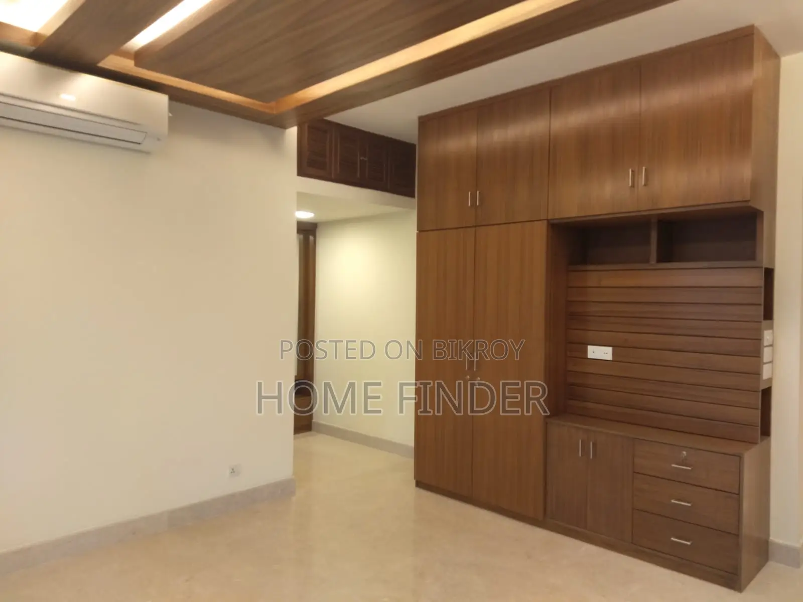 Start Living In This Nice Flat Of 2900 Sq Ft For Rent Located At Gulshan