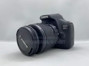 Canon 2000D 18-55 kit lens