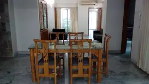 গুলশানে ২৬০০ স্কয়ার ফিটের ফুল ফার্নিশড অ্যাপার্টমেন্ট ভাড়া