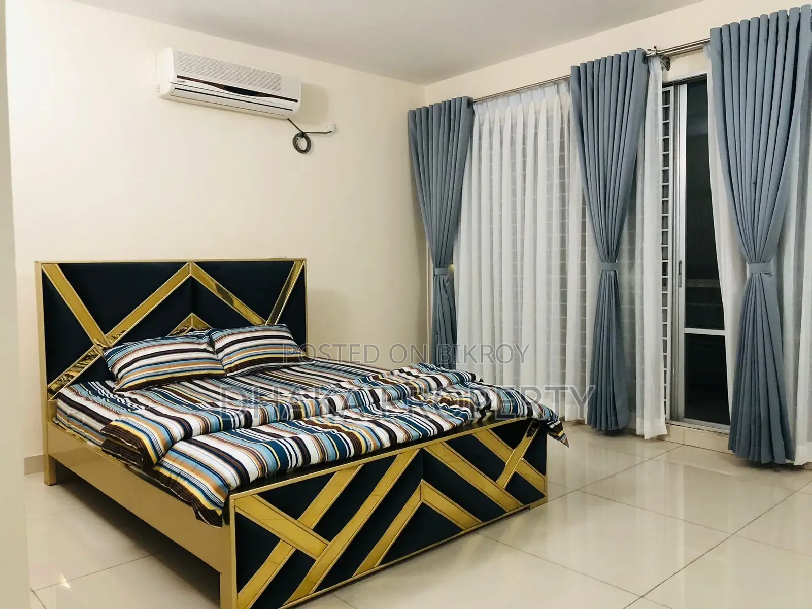 2550-Sqft Gorgeous Full Furnish Flat Rent in Gulshan-2