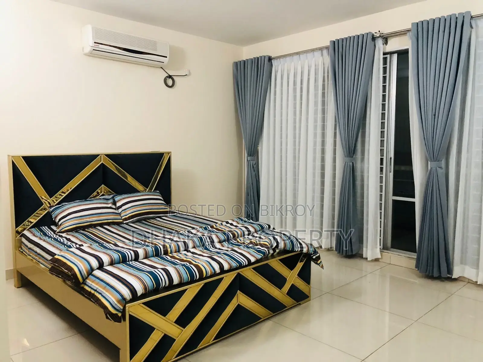 2550-Sqft Gorgeous Full Furnish Flat Rent in Gulshan-2