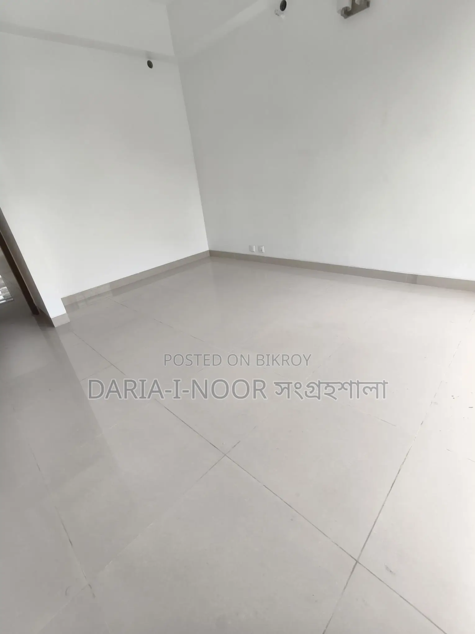 1850sft 3-bed south-facing used flat for sale @ Middle Badda