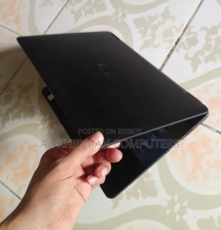 Dell Core i5 6th Gen Laptop, 14" HD Display, 4GB RAM, 128GB SSD.