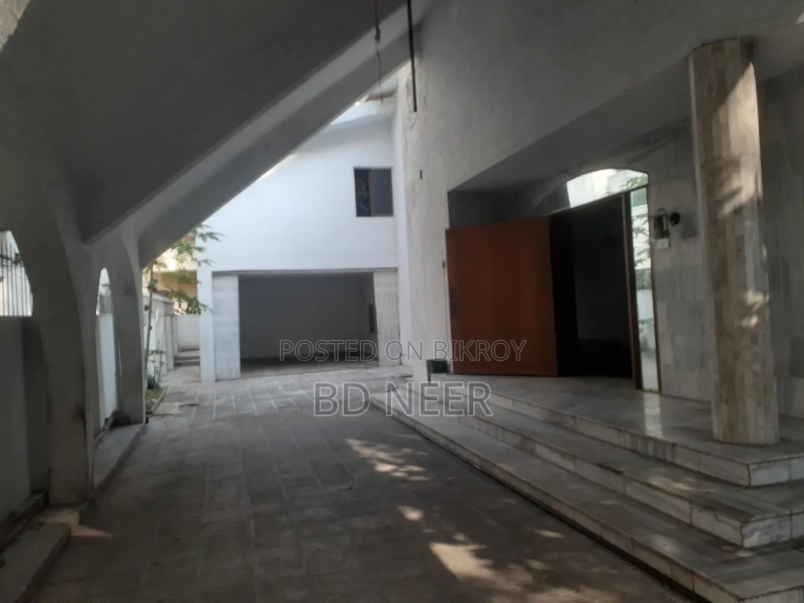 Duplex House For Rent in Baridhara Diplomat Area