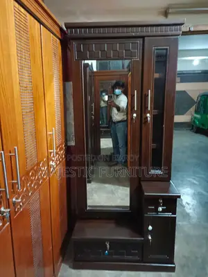 ড্রেসিং টেবিল। মডেল # ২৫৫২