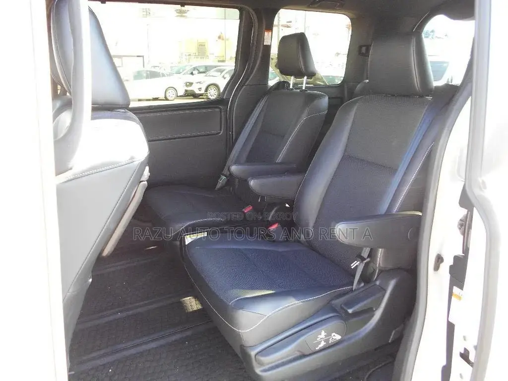 Hybrid Esquire Noah For Rent
