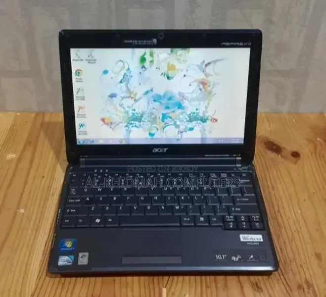 Acer Mini Laptop, 500GB Hard Disk, 4GB RAM, Nationwide Courier Available.