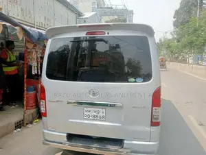 হাইয়েস মাইক্রো ভাড়ার জন্য
