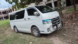 হাইয়েস মাইক্রো ভাড়ার জন্য