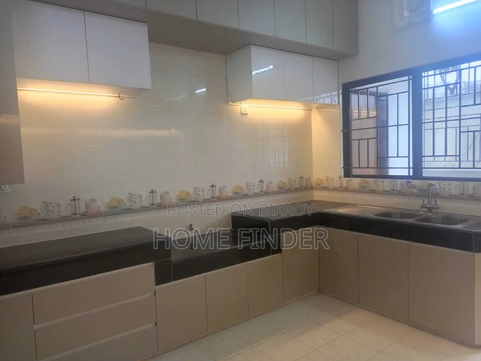 Luxurious Apartment For Rent In Near Park @ Gulshan 2